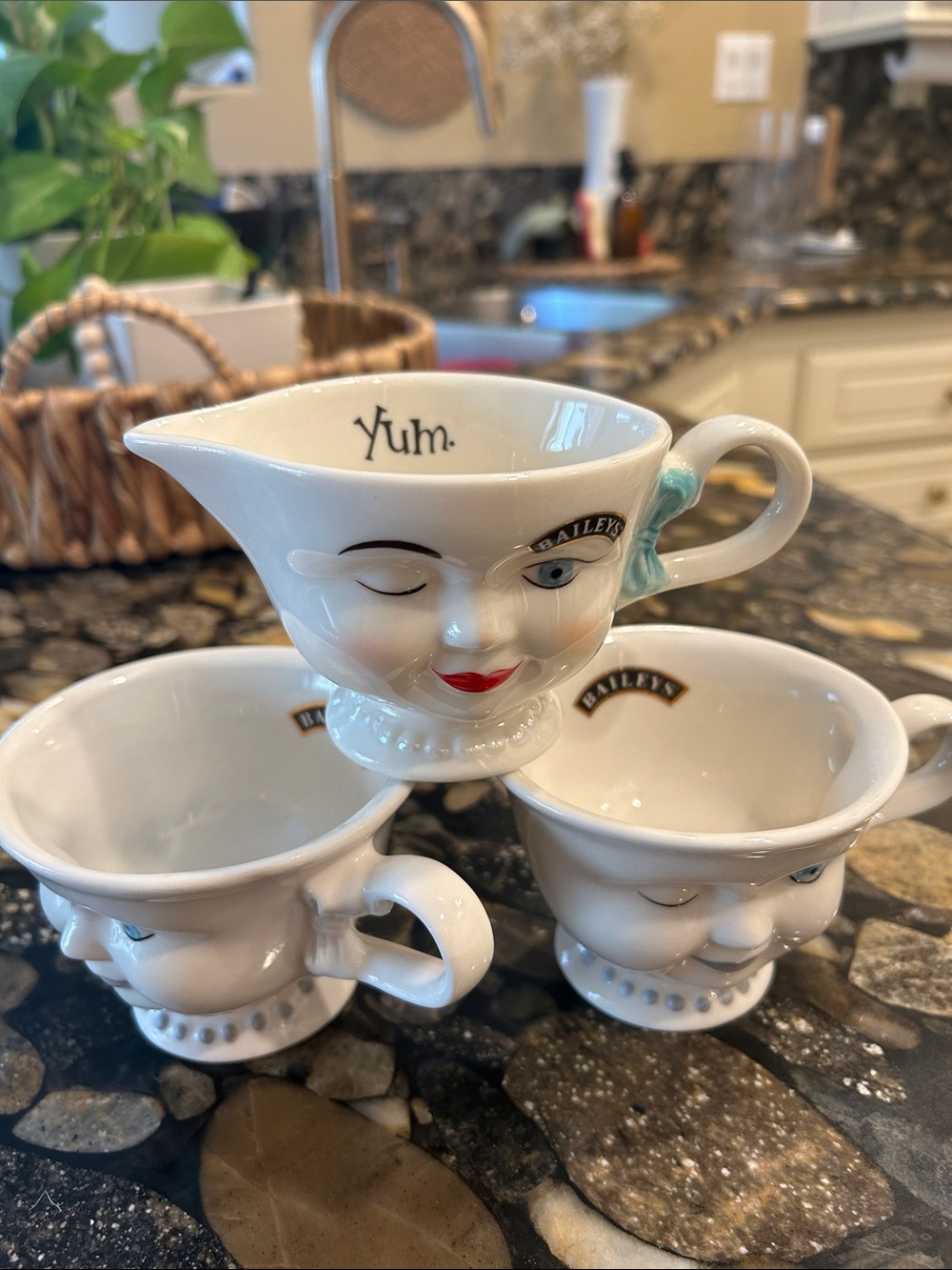 Lot of Helen Hunt YUM signed Baileys cup creamer set